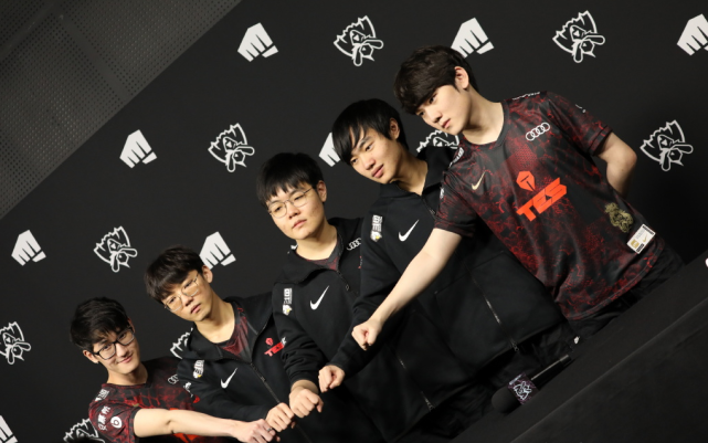 并直接为球 并直接为球